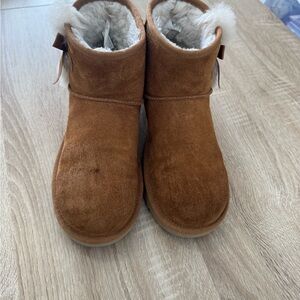 Koolaburra Tan Kids Boots with White Fur